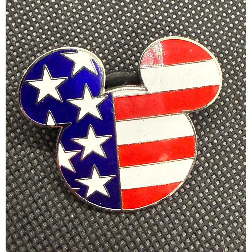Disney Pin Trading 2002 Mickey Mouse American Flag Stars Stripes Patriotic Pin